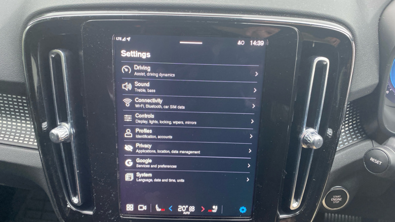 Volvo XC40 2.0 B3P Plus Dark 5dr Auto Petrol Estate